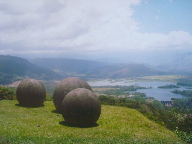 The Stone Spheres of Costa Rica (image credits: wikimedia)