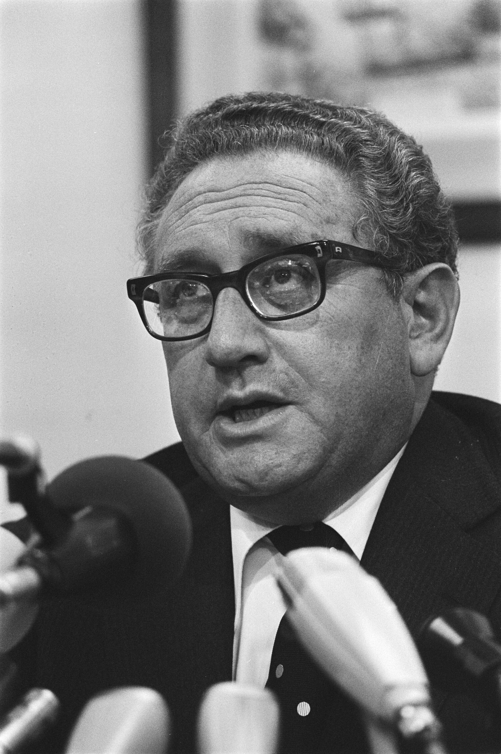 Henry Kissinger: The Refugee Who Shaped U.S. Foreign Policy (image credits: wikimedia)