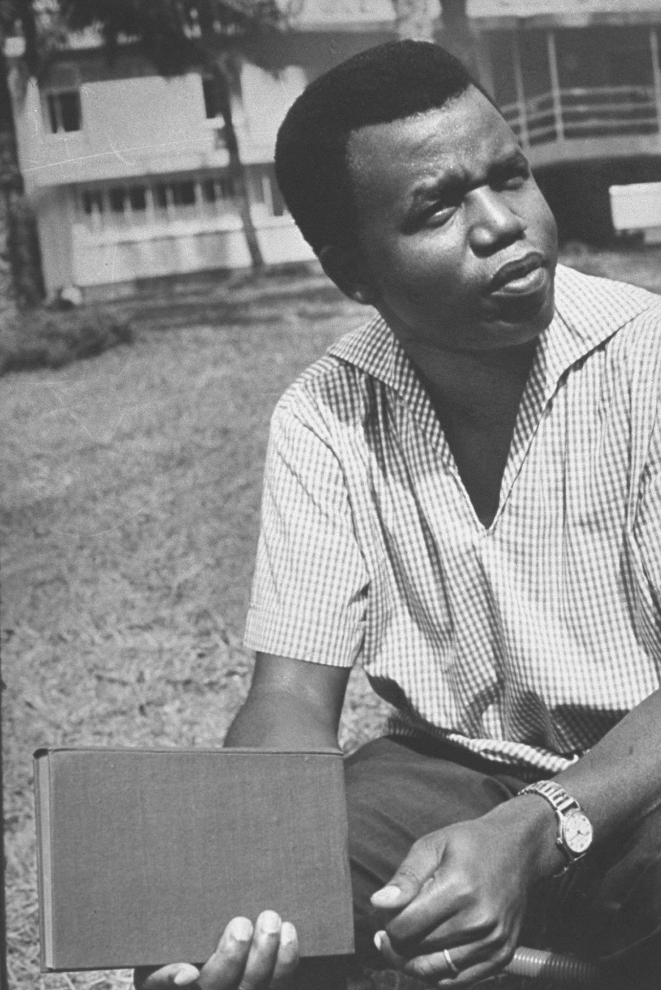 Things Fall Apart by Chinua Achebe (image credits: wikimedia)