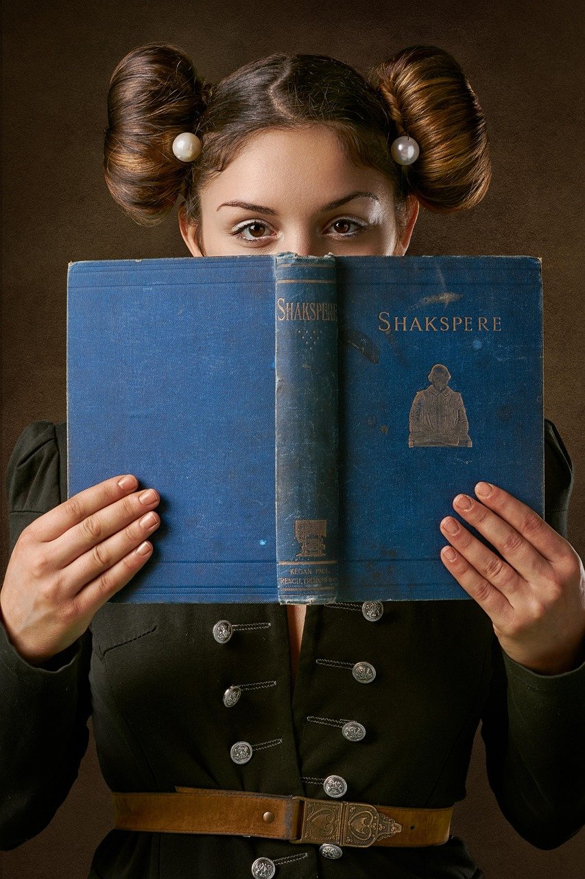 The Complete Works of Shakespeare (image credits: pixabay)