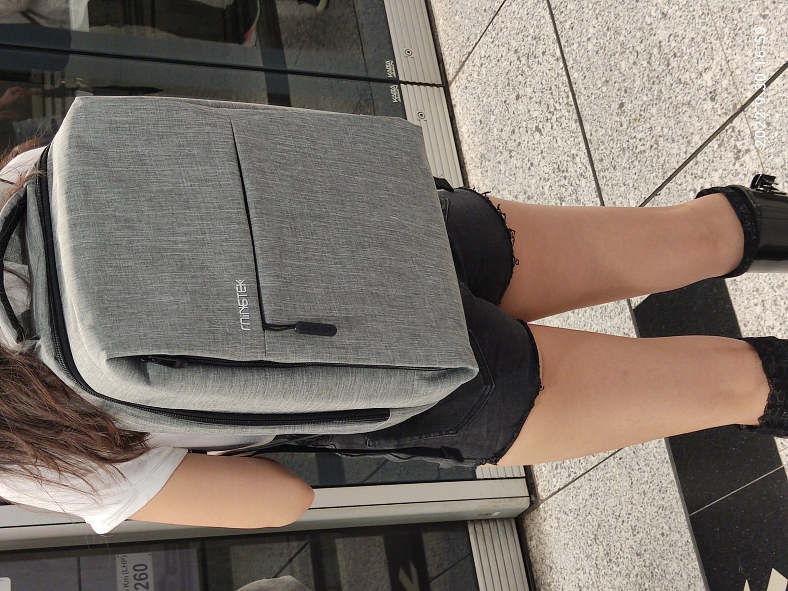 Don’t Overpack Your Day Bag (image credits: wikimedia)