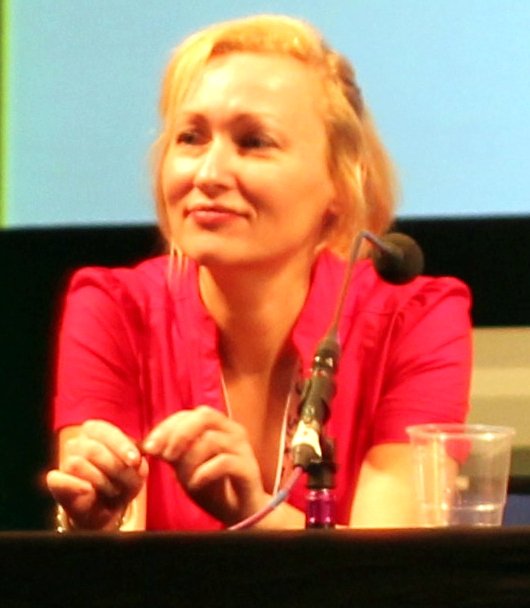 Behind Her Eyes – Sarah Pinborough (image credits: wikimedia)
