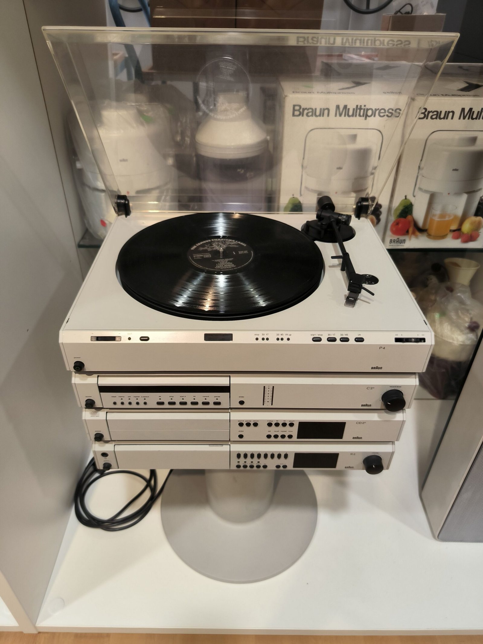 Braun Atelier Hi-Fi: Where Music Meets Minimalism (image credits: wikimedia)