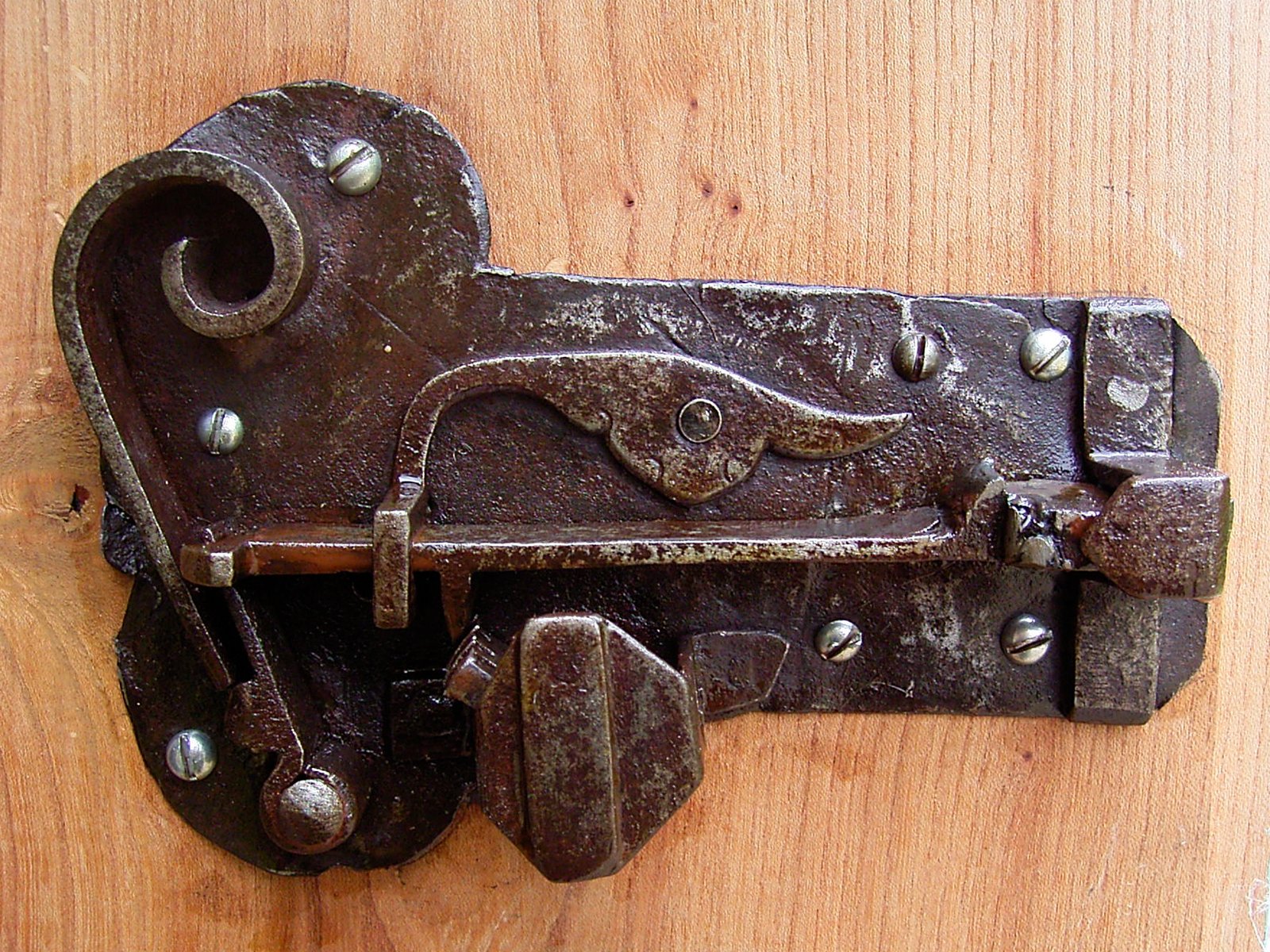 Keys and Locks (image credits: wikimedia)