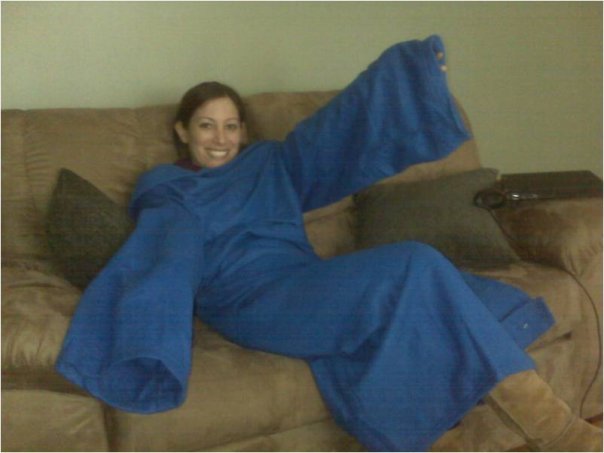 Snuggie (Blanket with Sleeves) (image credits: wikimedia)