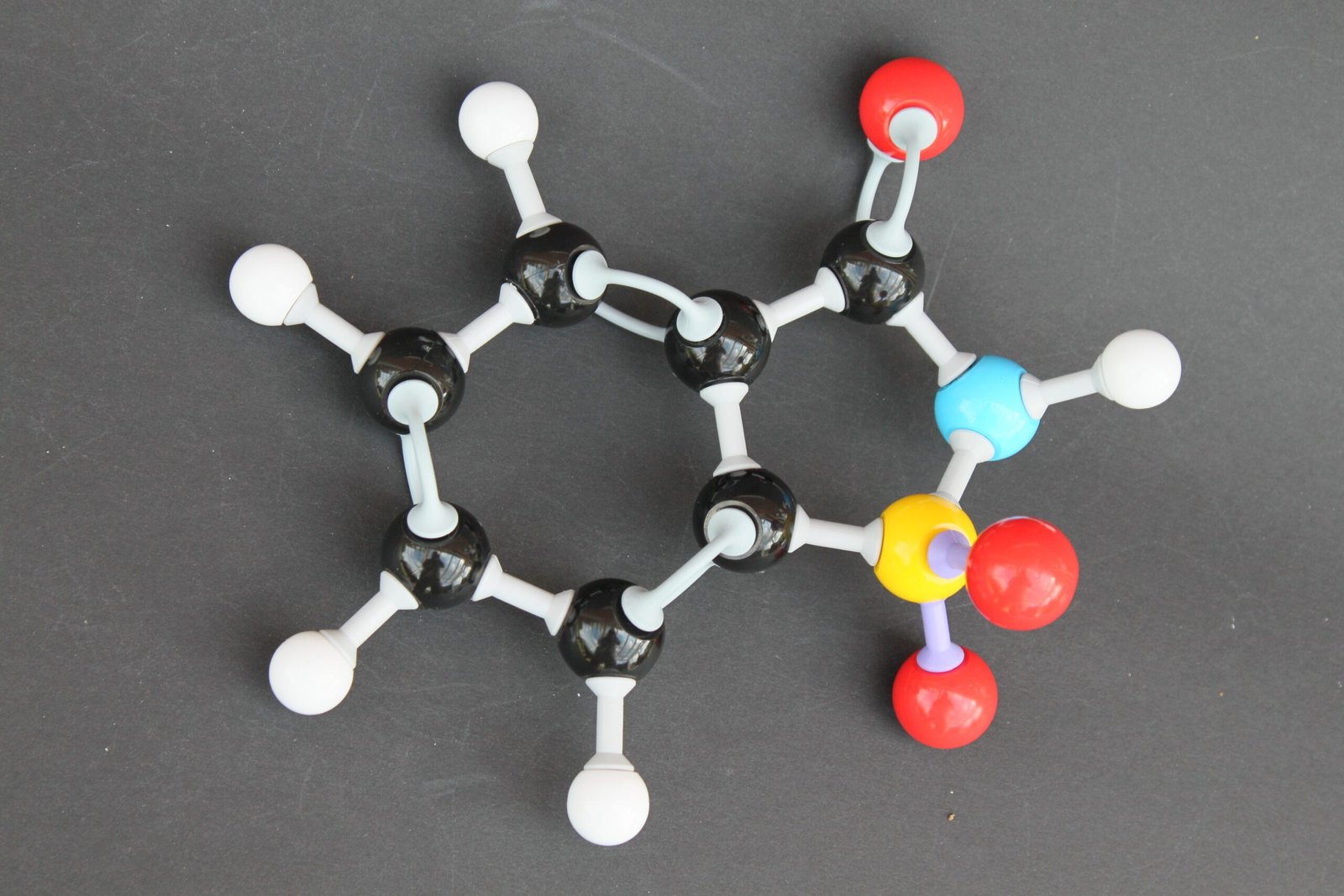Saccharin (Artificial Sweetener) – Dirty Hands, Sweet Taste (image credits: wikimedia)