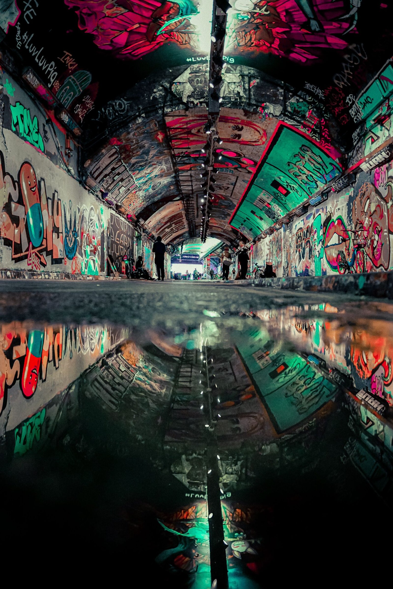 Banksy and the Globalization of Street Art (image credits: wikimedia)