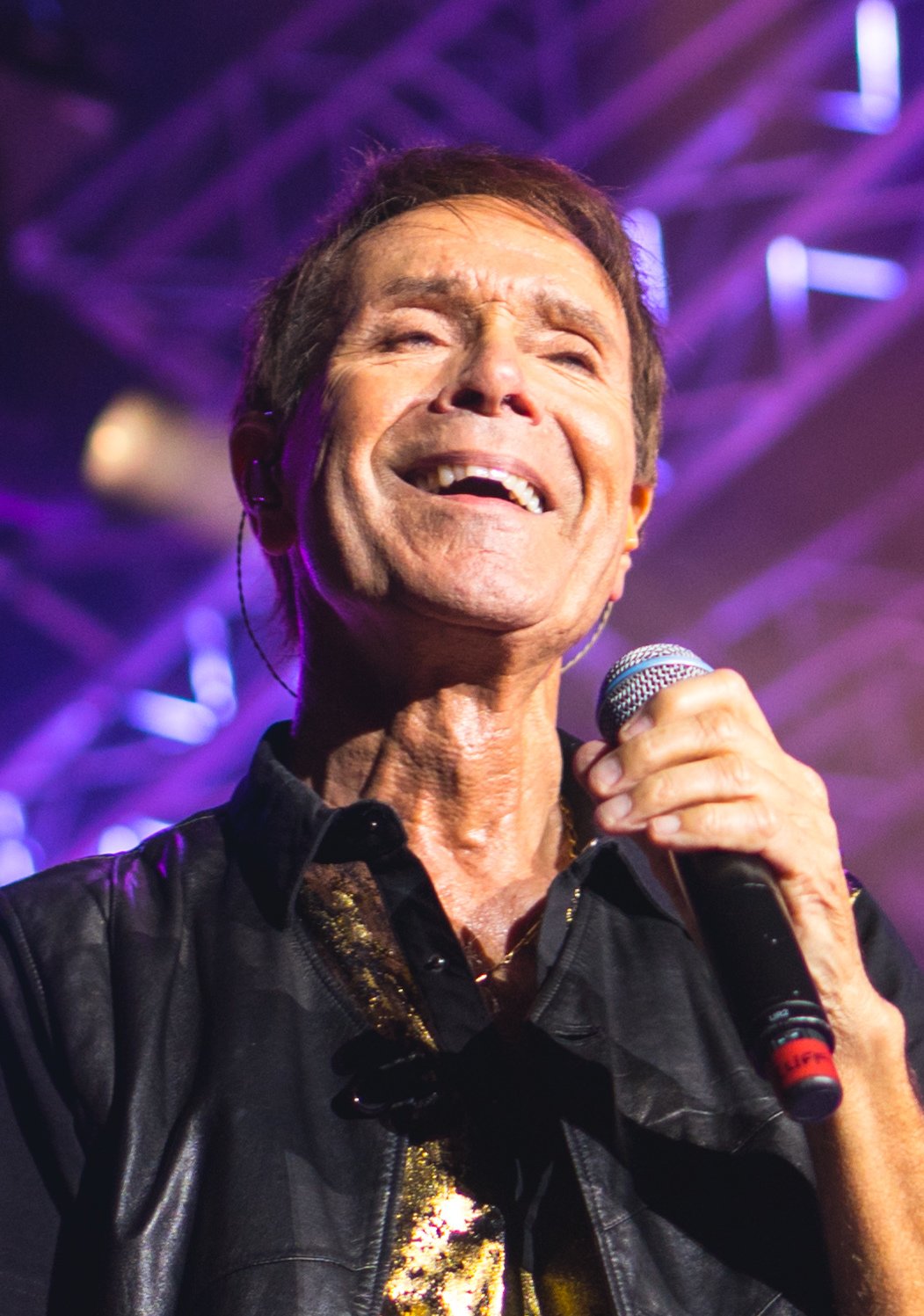 Cliff Richard: The Almost Winner Who Became a Legend (image credits: wikimedia)