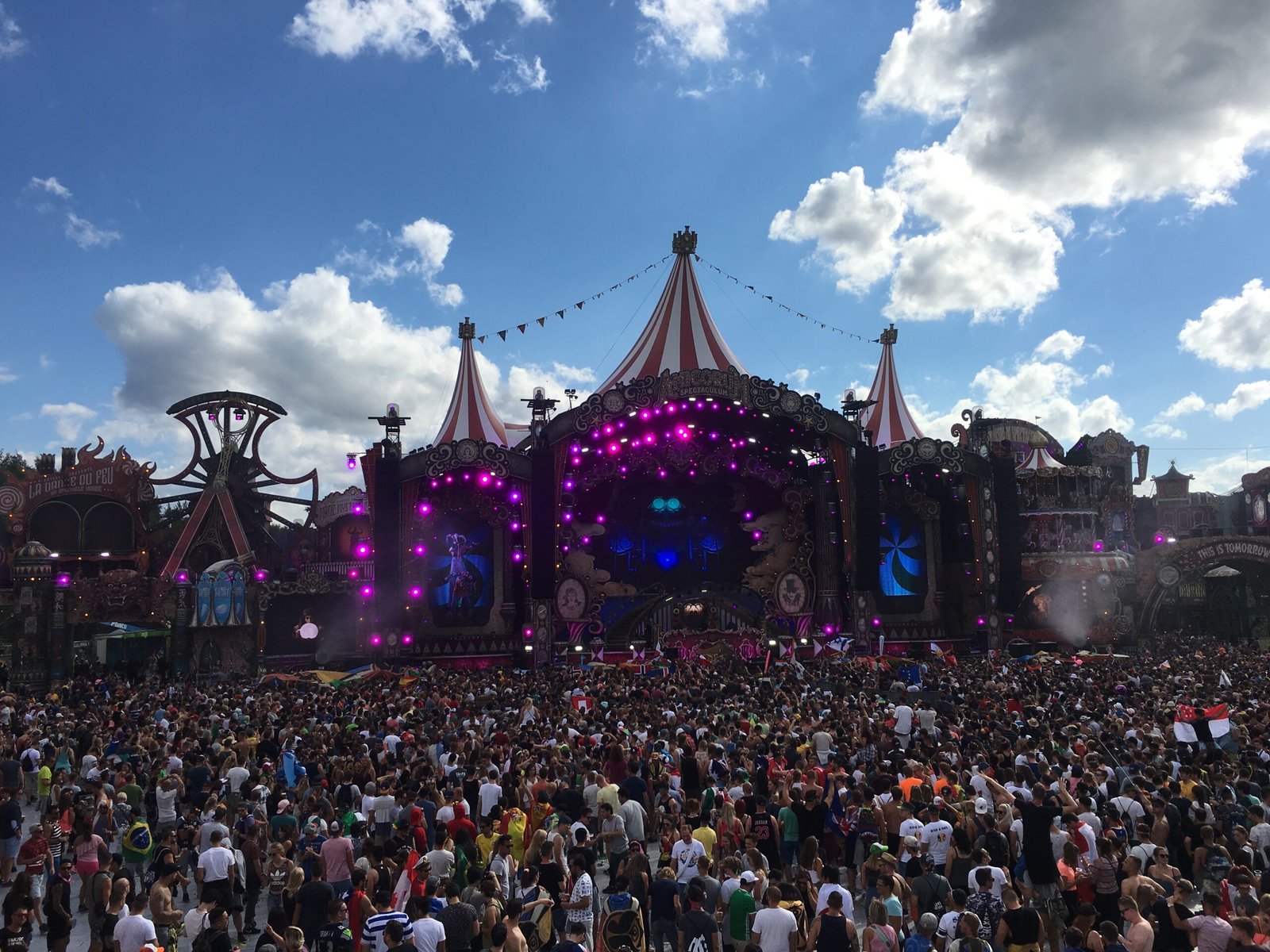 Concerts Became Theme Park Rides (image credits: wikimedia)