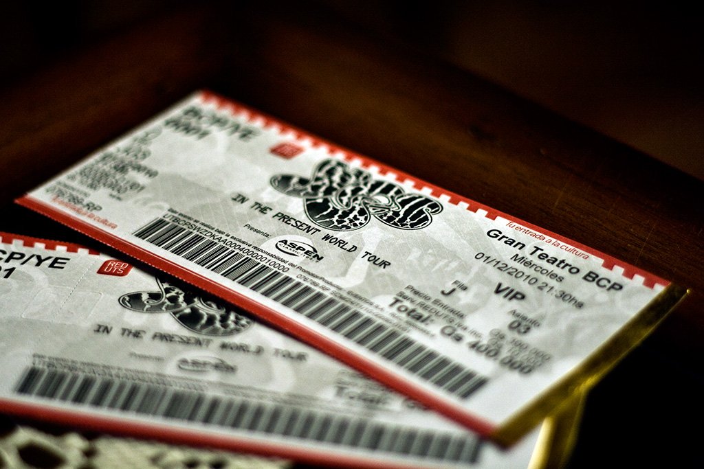 The VIP Experience Divide (image credits: wikimedia)