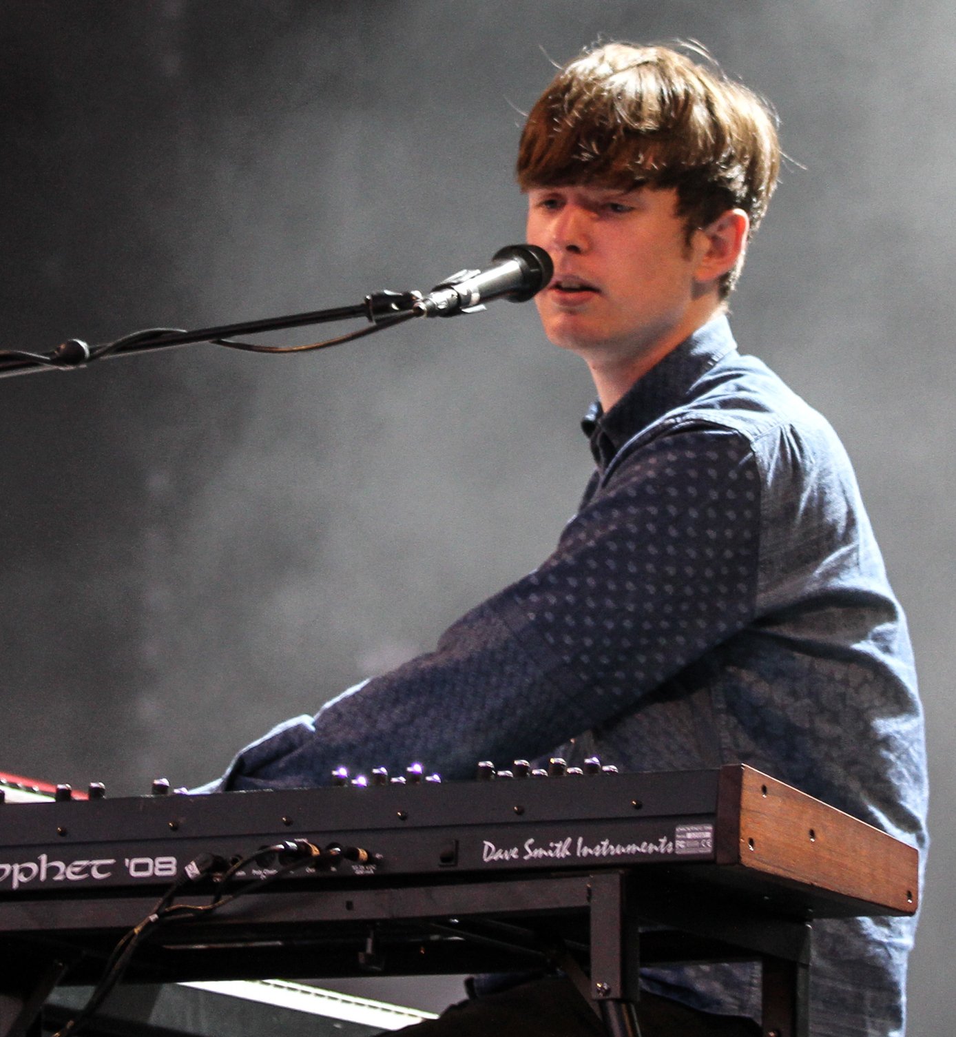 James Blake – “Retrograde” (image credits: wikimedia)