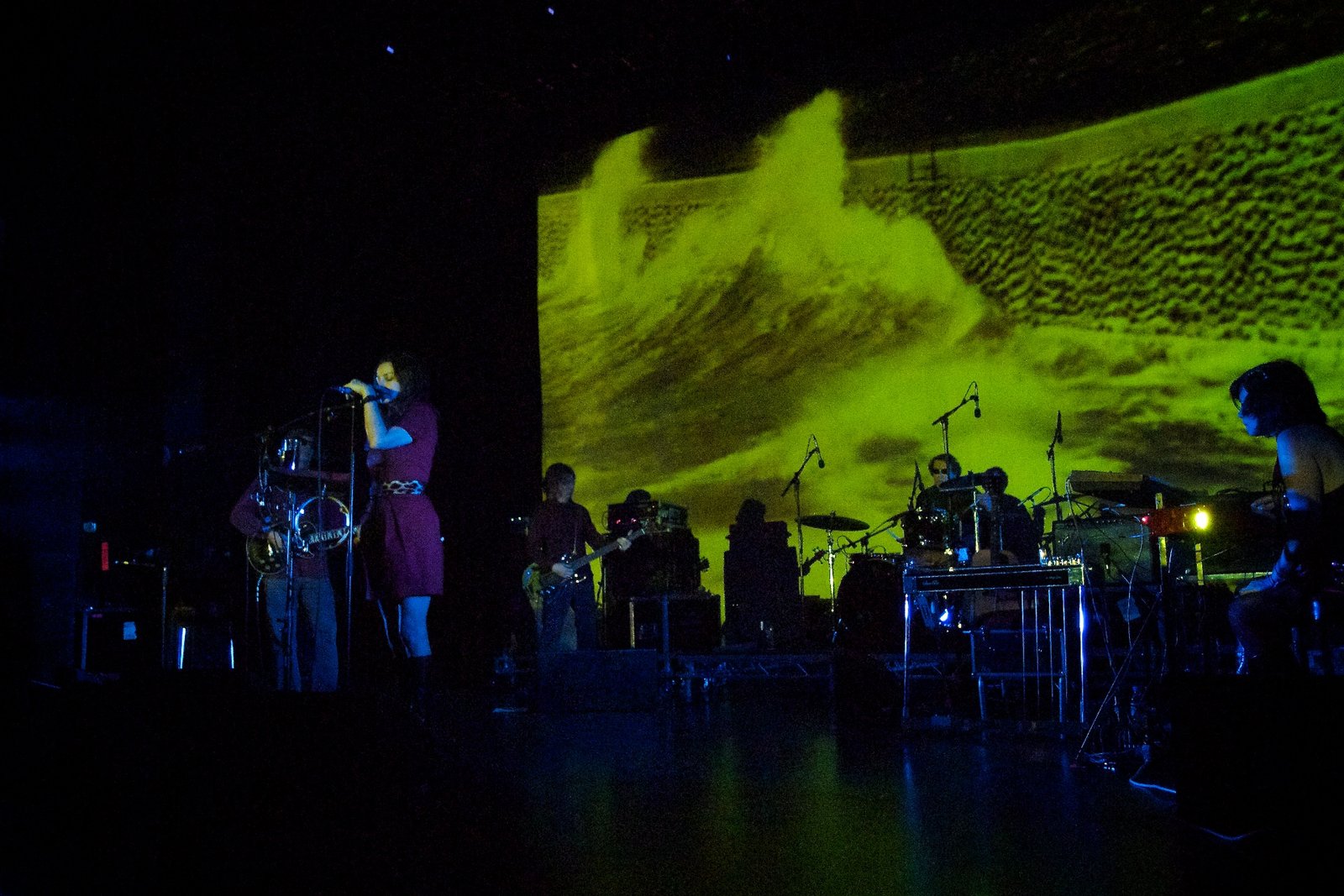 Mazzy Star – “Fade Into You” (image credits: wikimedia)