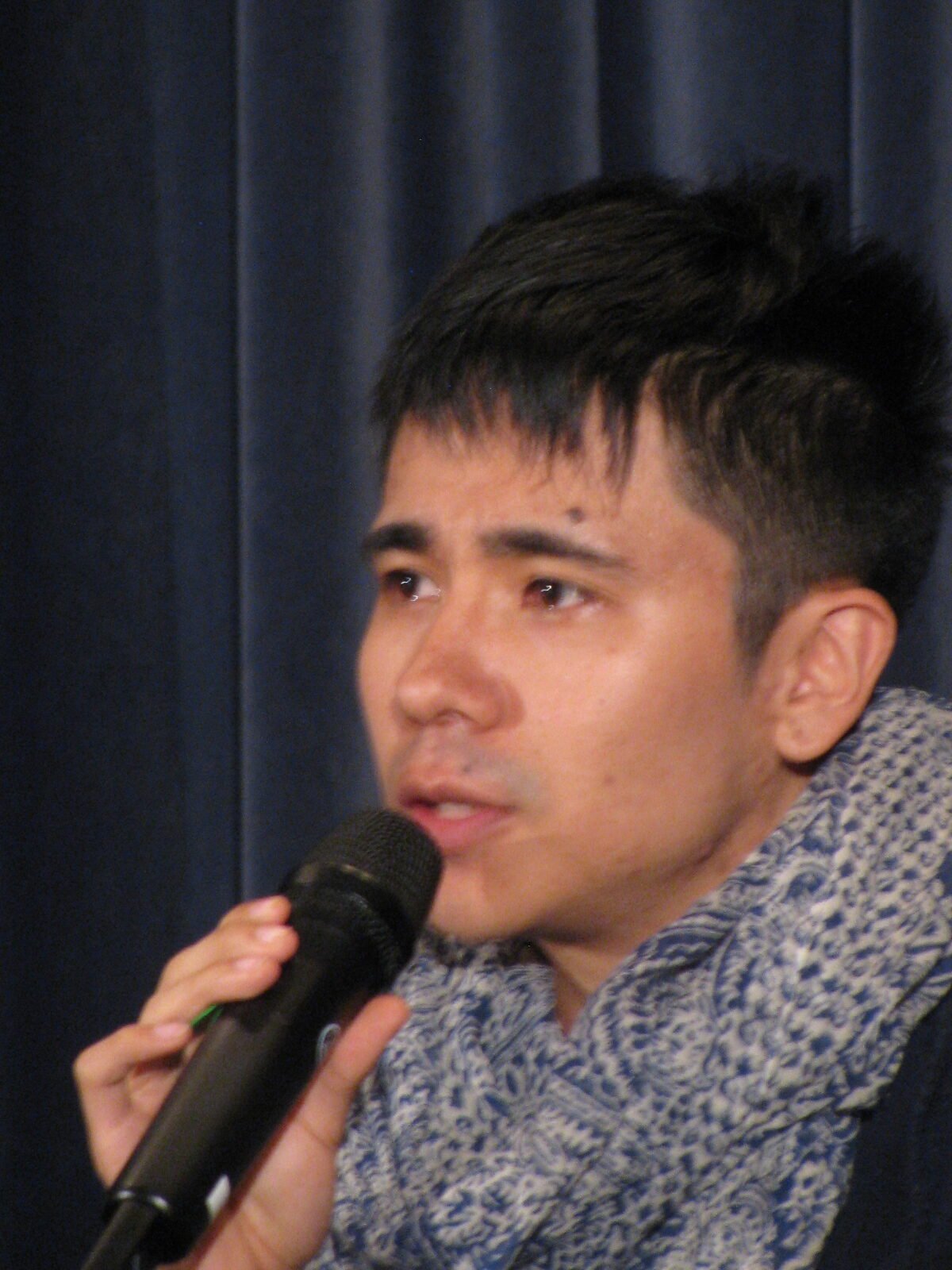 “On Earth We’re Briefly Gorgeous” by Ocean Vuong (image credits: wikimedia)