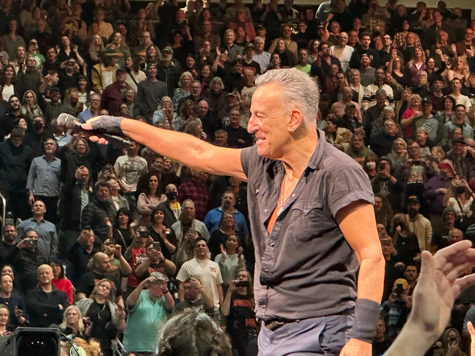 “Born in the U.S.A.” – Bruce Springsteen (1984) (image credits: wikimedia)