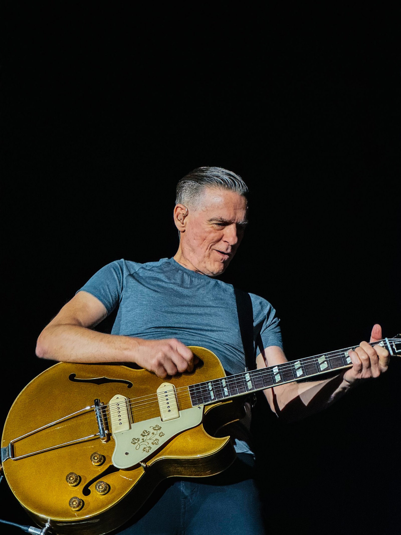 “Please Forgive Me” – Bryan Adams (image credits: wikimedia)