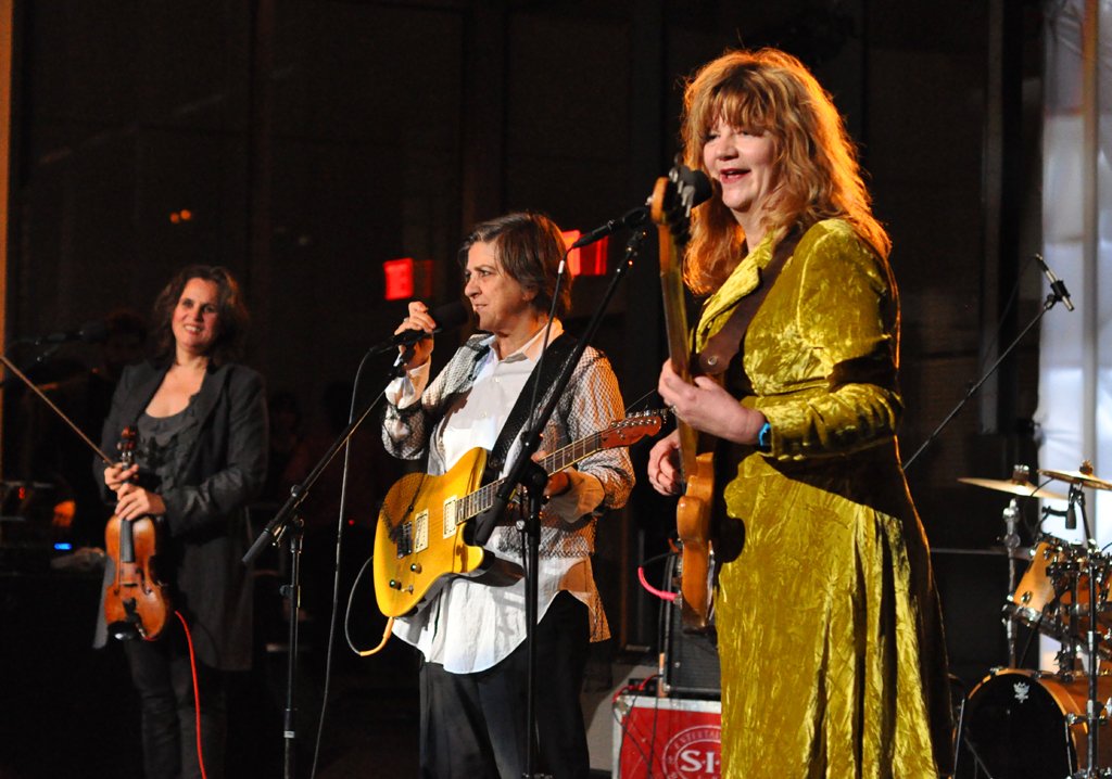 The Raincoats (image credits: wikimedia)