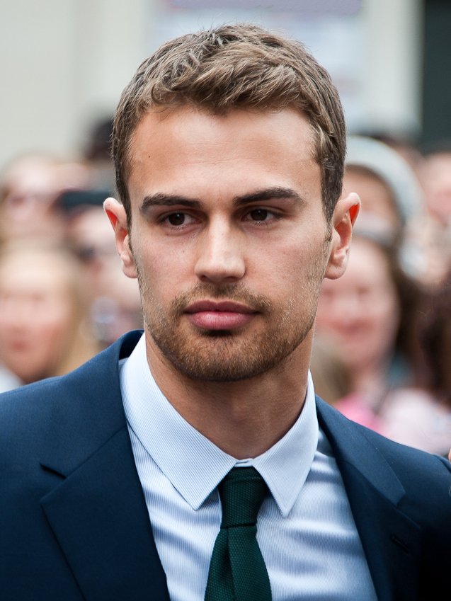 Divergent: Lost in the Crowd (image credits: wikimedia)