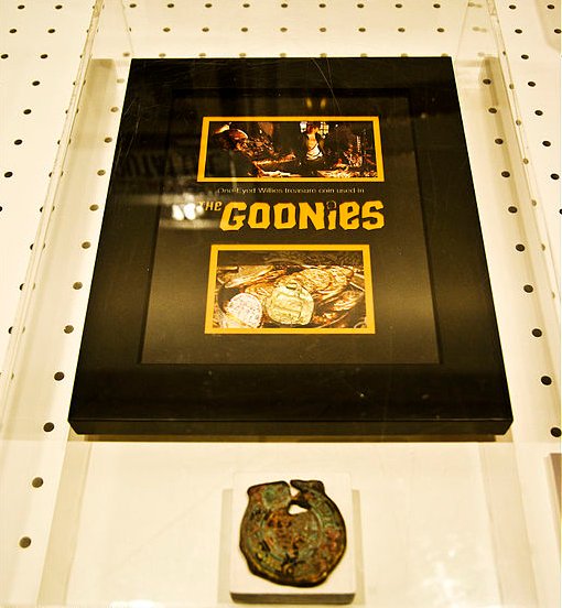 Girl with Ice Cream – The Goonies (image credits: wikimedia)