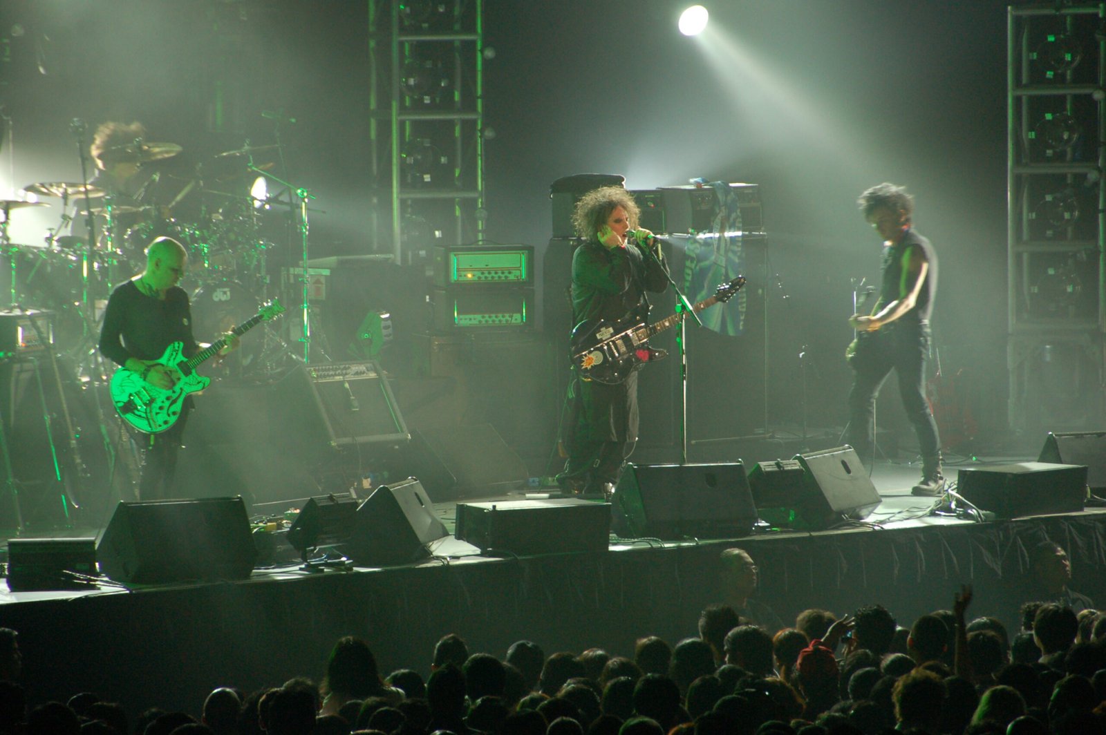 23. The Cure – Glastonbury (1990 & 2019) (image credits: wikimedia)