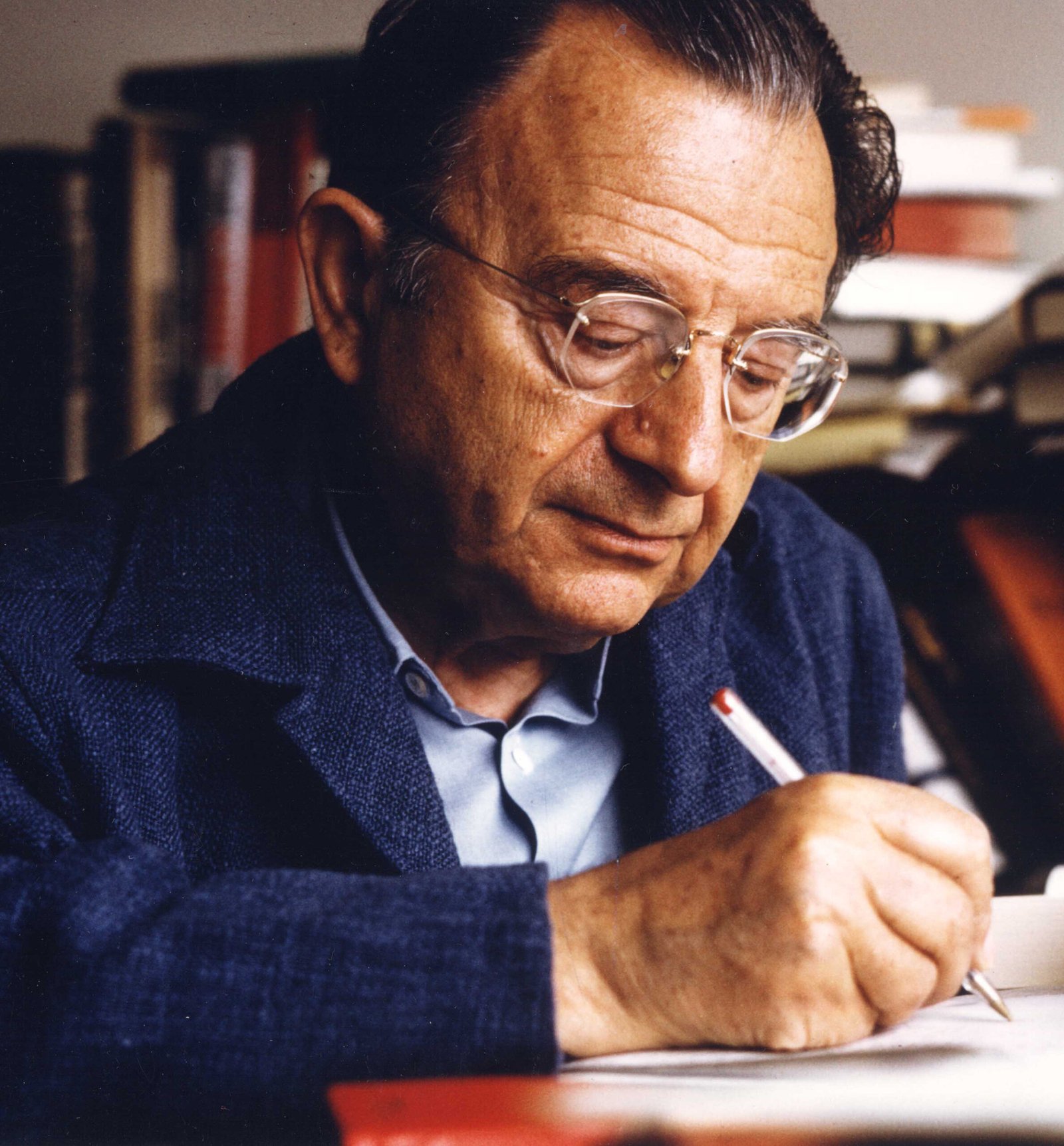 Erich Fromm – The Art of Loving (Chapter: “Love Is an Art”) (image credits: wikimedia)