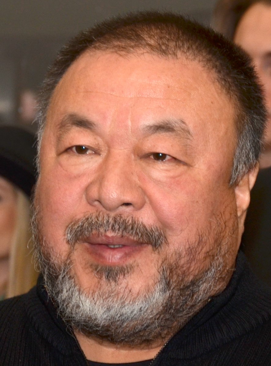 Ai Weiwei – Dropping a Han Dynasty Urn (1995) (image credits: wikimedia)