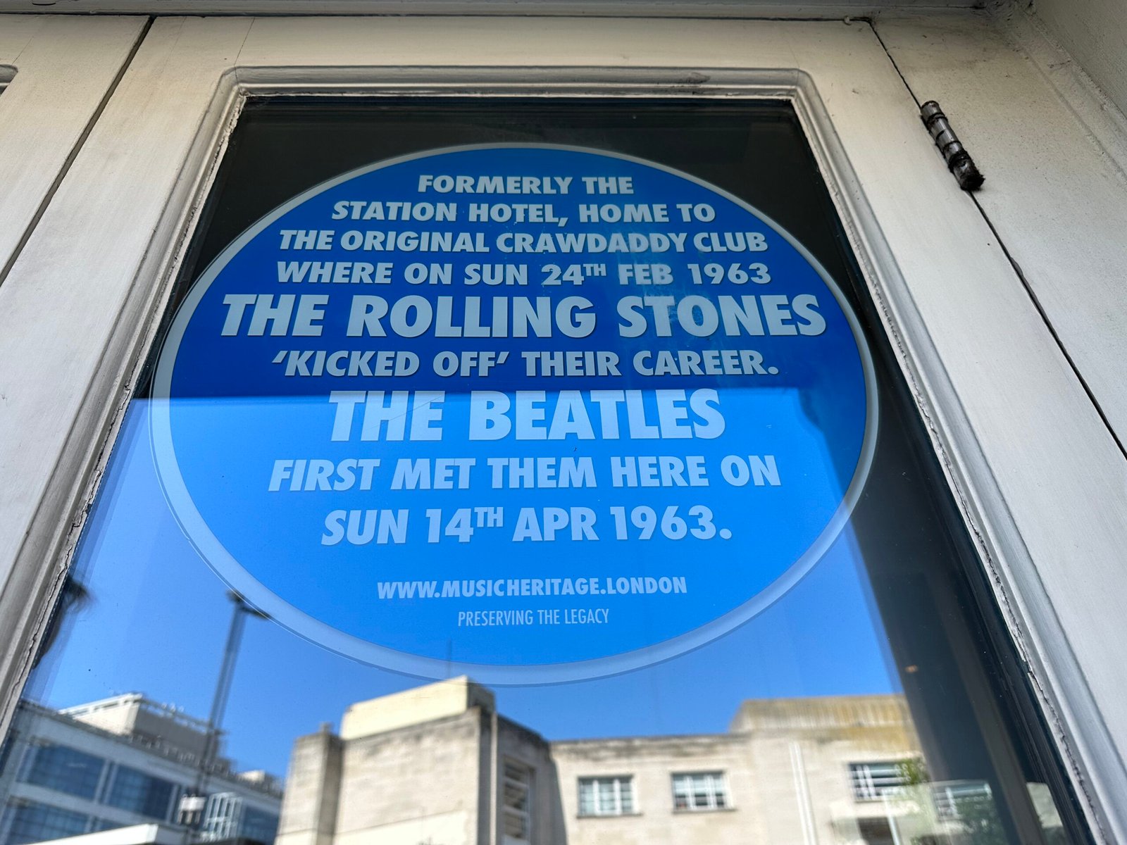 The Beatles vs. The Rolling Stones: British Invasion's Civil War (image credits: wikimedia)