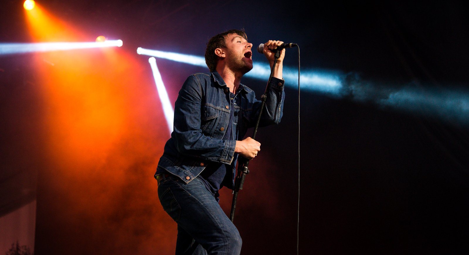 Oasis vs. Blur: Britpop's Class Warfare (image credits: wikimedia)