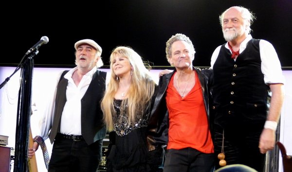 Fleetwood Mac – “Landslide” (1975) (image credits: wikimedia)