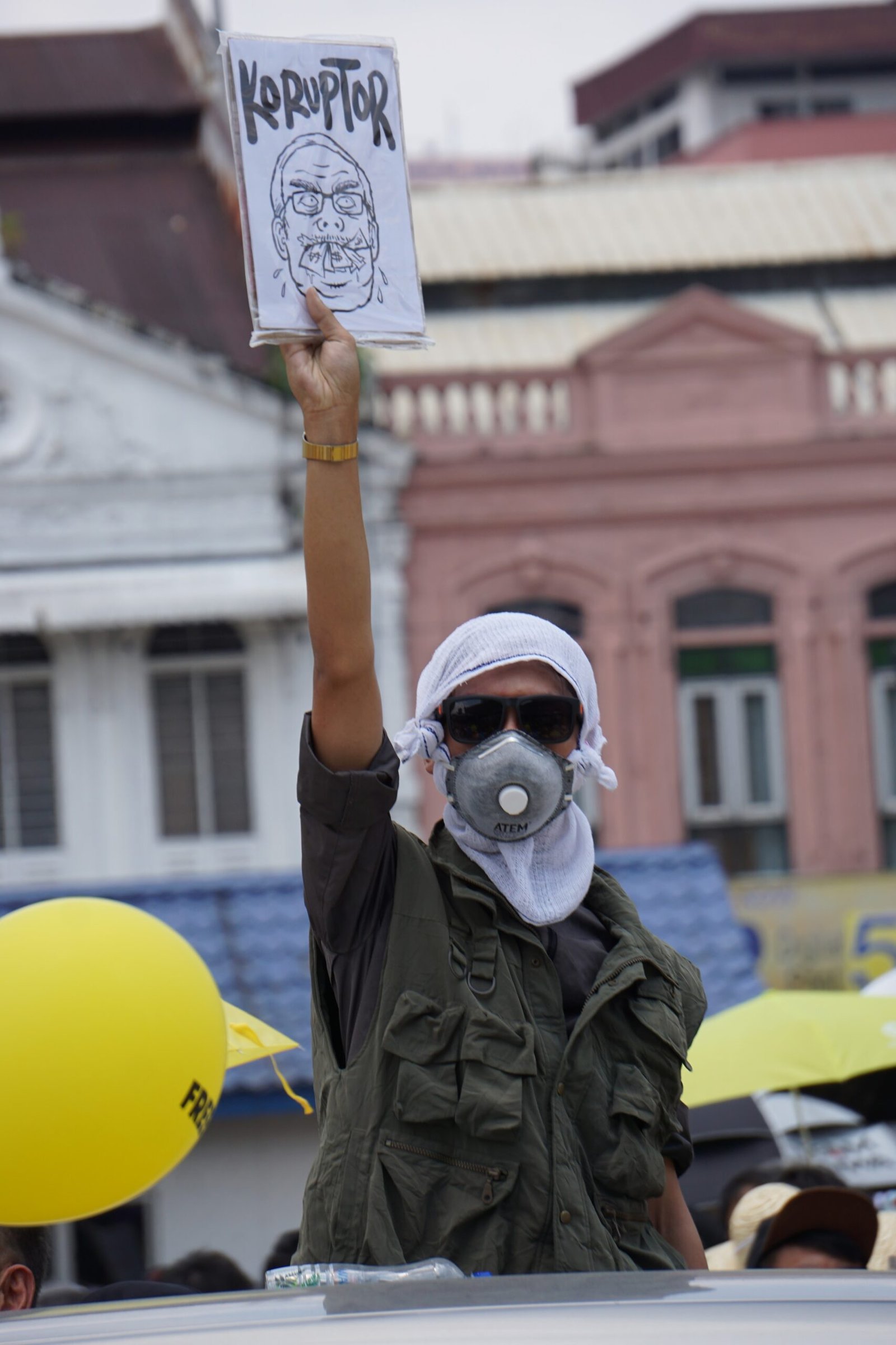 Bandana or Mask (image credits: wikimedia)