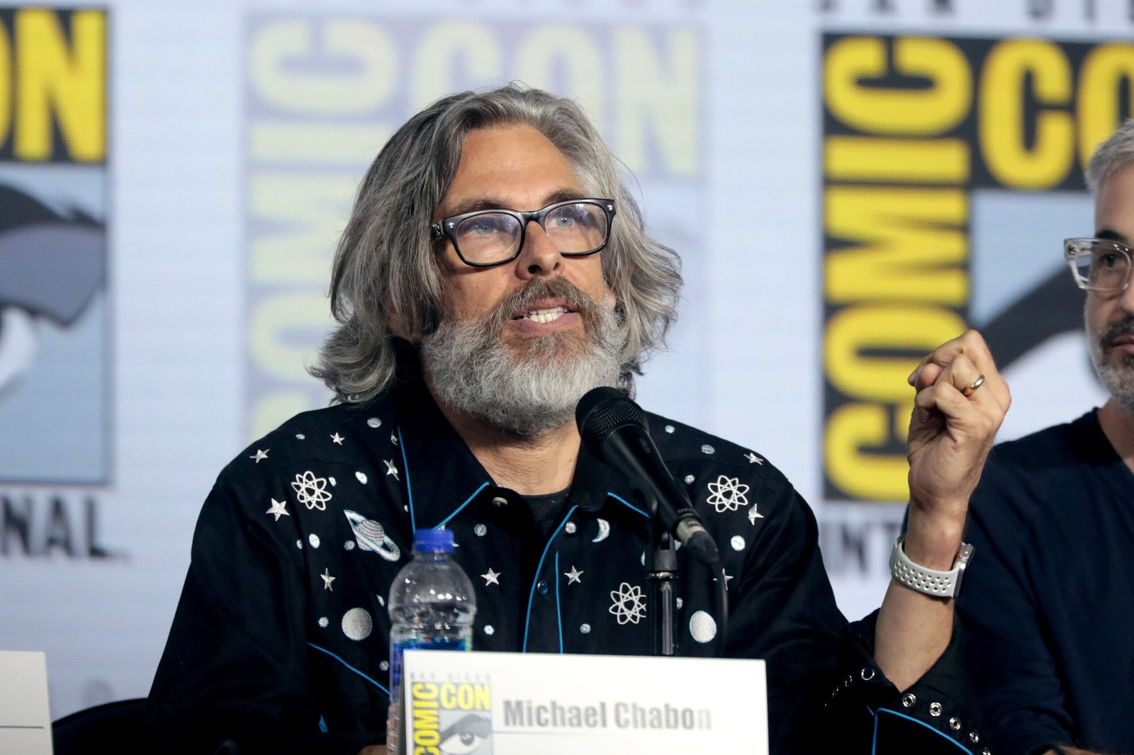 The Amazing Adventures of Kavalier & Clay – Michael Chabon (2000) (image credits: wikimedia)