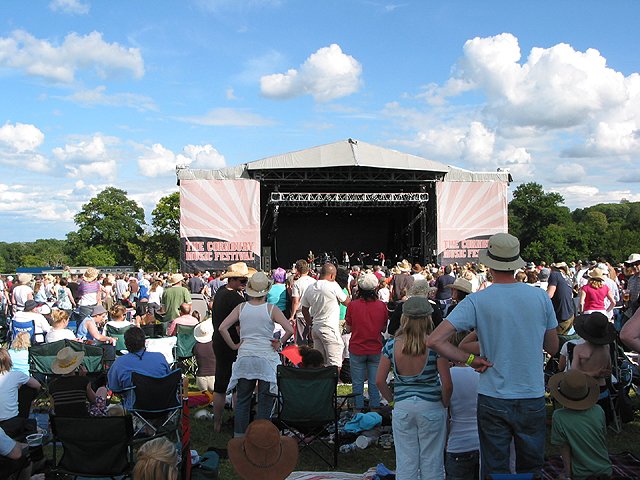 A Wave of Worry Sweeps the UK Festival Scene (image credits: wikimedia)