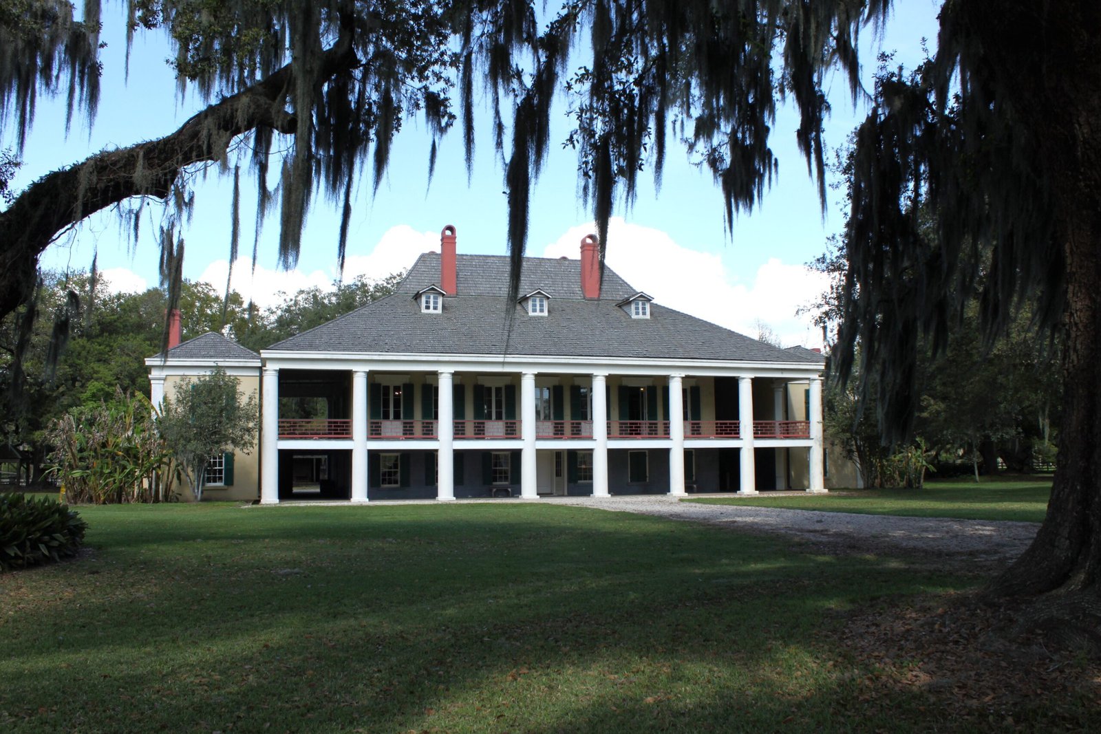 6. A Plantation Past (image credits: wikimedia)
