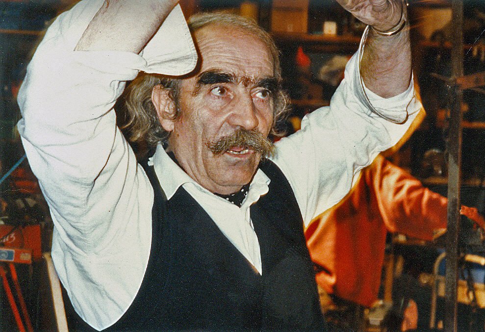 Jean Tinguely’s “Homage to New York” (1960): The Machine That Destroyed Itself (image credits: wikimedia)