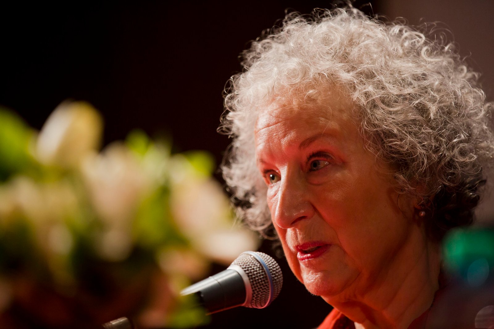 Which book did Margaret Atwood write? (image credits: wikimedia)