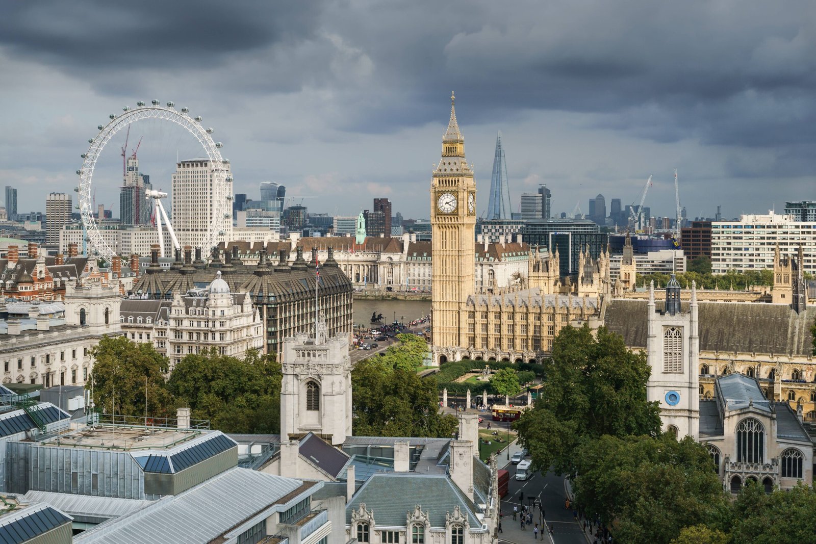 It’s Illegal to Die in the Houses of Parliament (UK) (image credits: wikimedia)