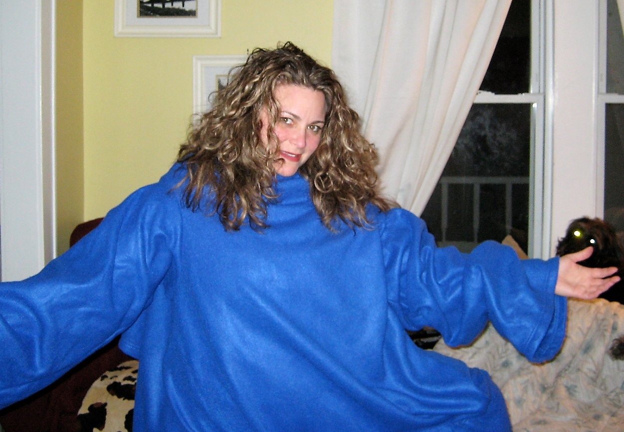 Snuggie (2008) (image credits: wikimedia)