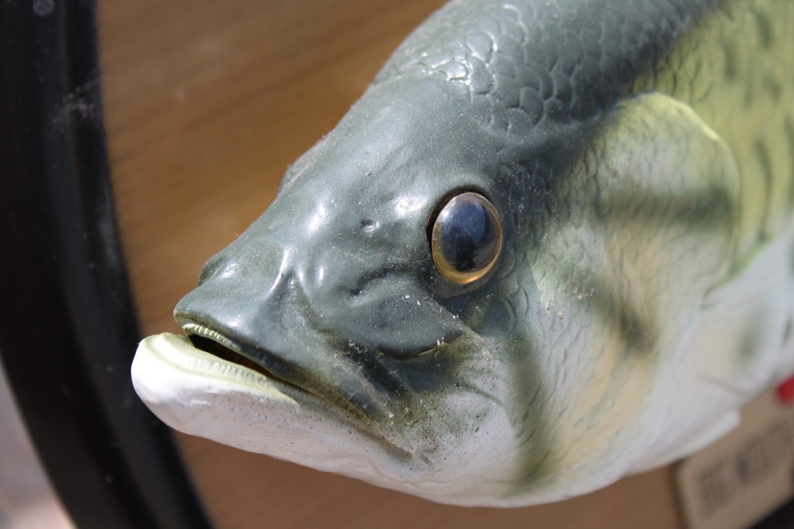 Big Mouth Billy Bass (1999) (image credits: wikimedia)