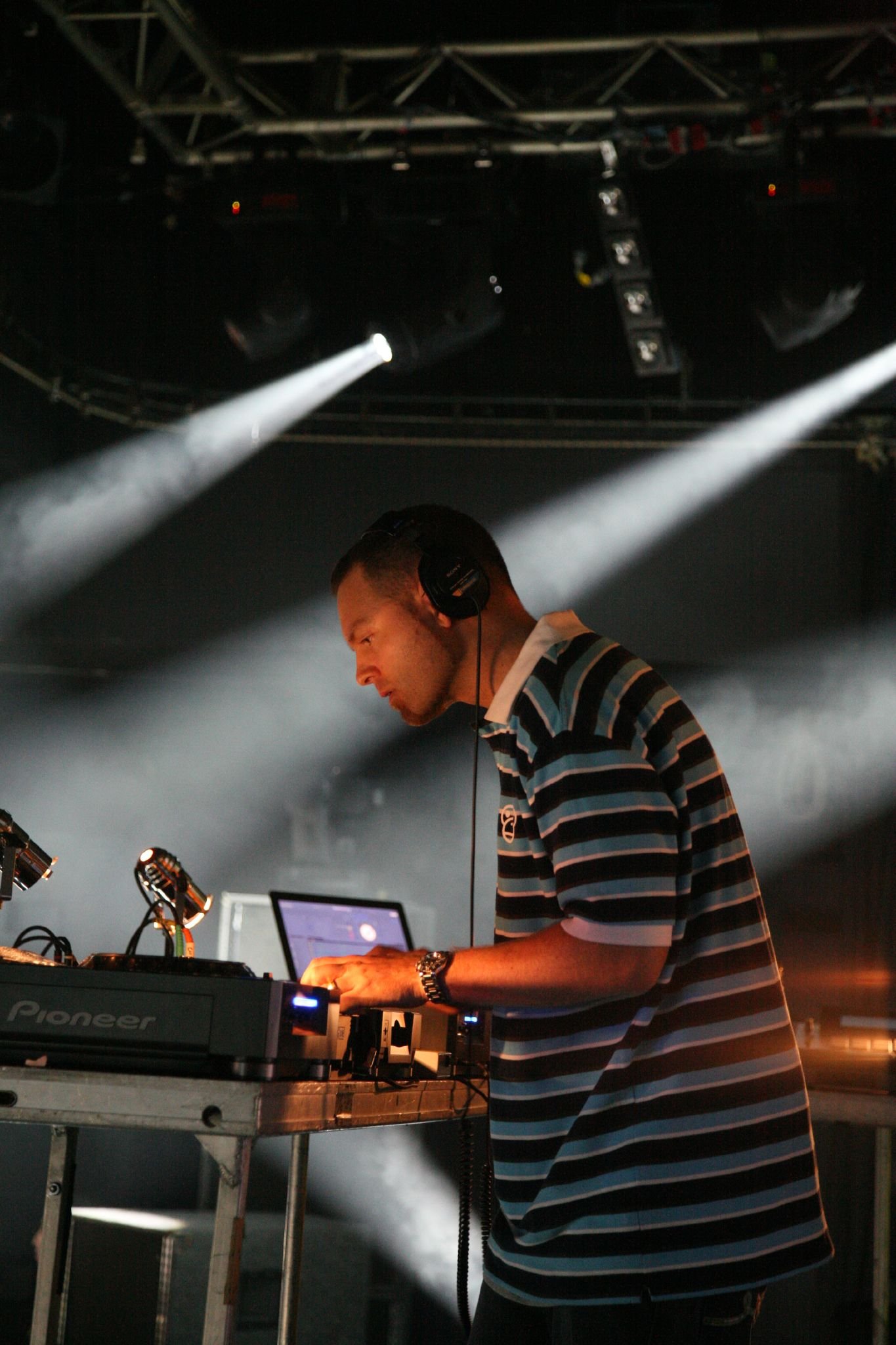 Trip Hop: The Moody Cousin of Modern Pop (image credits: wikimedia)