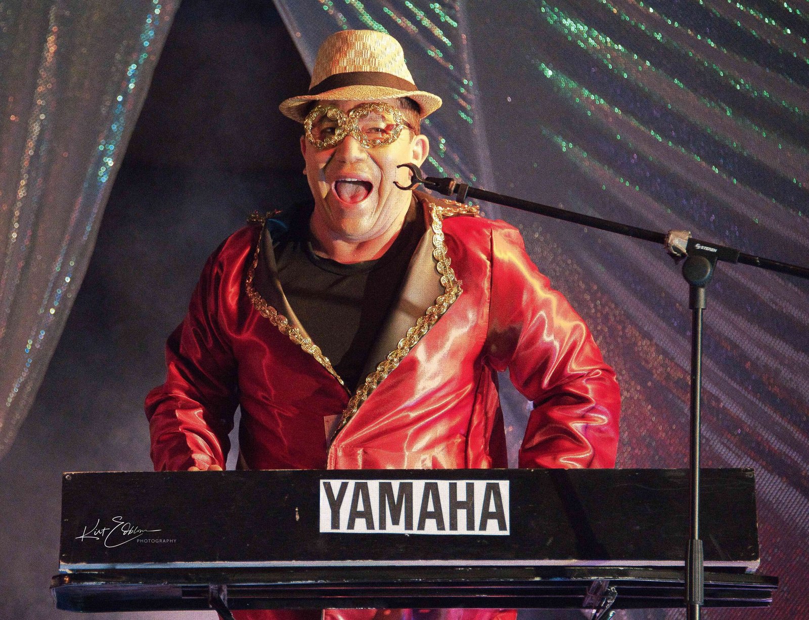 2. What song gave Elton John his first US chart breakthrough? (image credits: wikimedia)