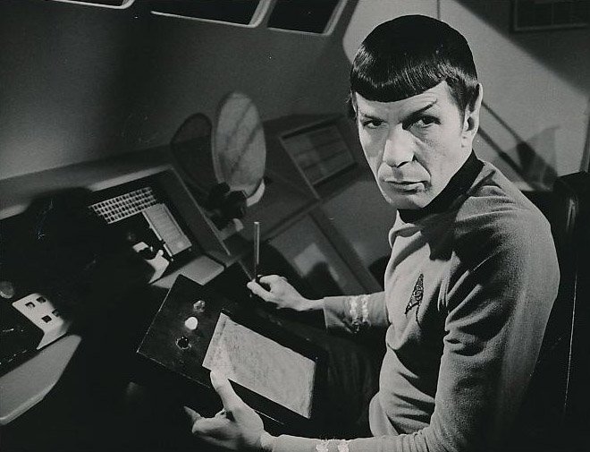 Tablets & Voice Assistants – Star Trek (1960s) (image credits: wikimedia)
