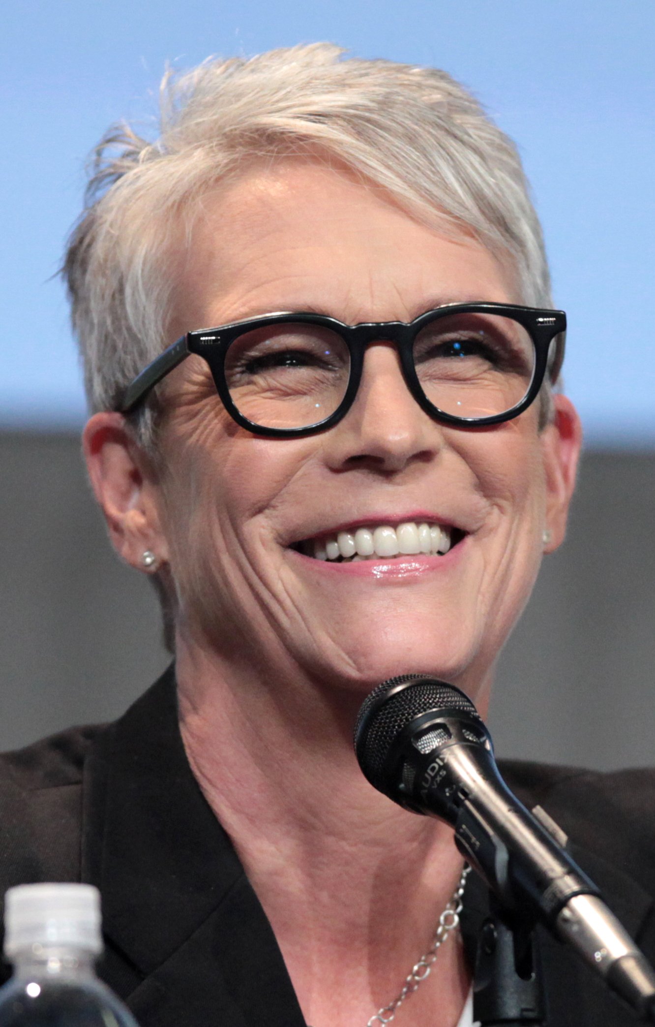 Jamie Lee Curtis’ Topless Scene – Trading Places (1983) (image credits: wikimedia)