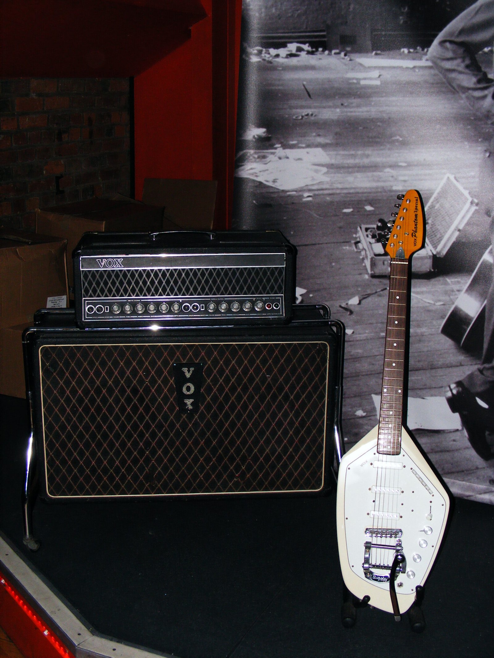 Joy Division: The Sound of a Generation Cut Short (image credits: wikimedia)