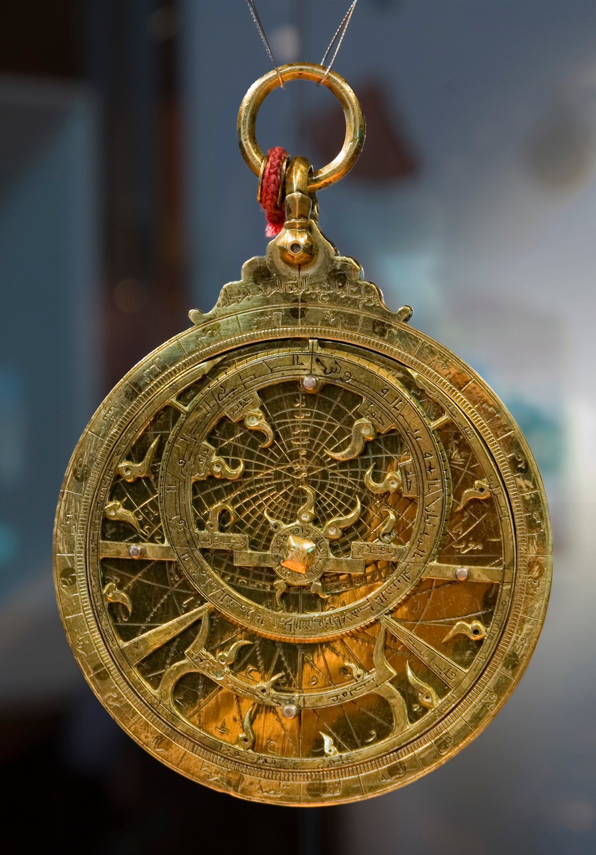 Islamic Astrolabe (Medieval Islamic World) (image credits: wikimedia)