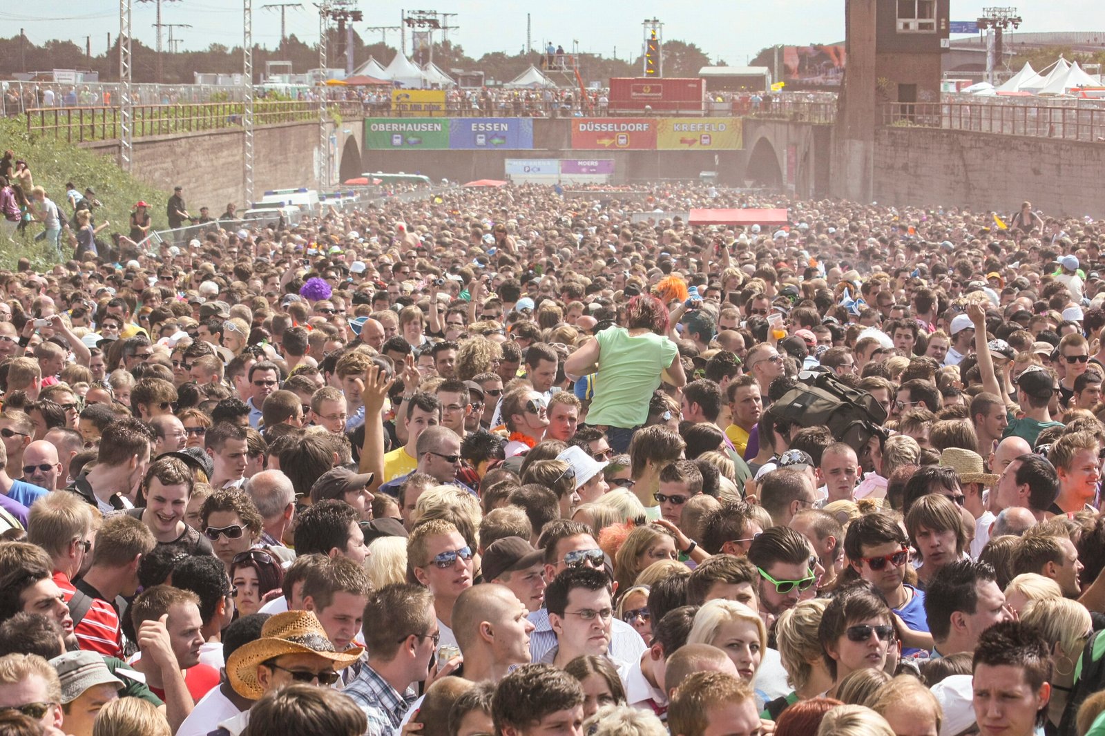 Love Parade 2011 (Cancelled Permanently After 2010 Tragedy) (image credits: wikimedia)