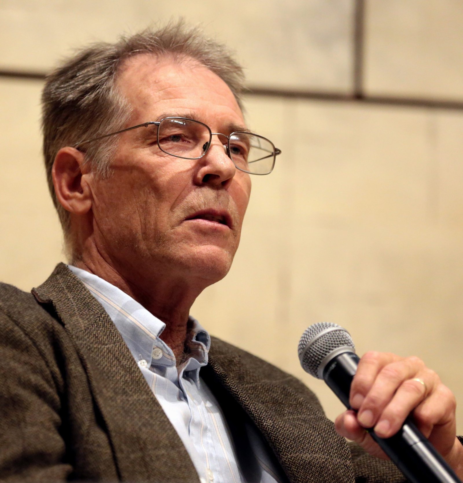Red Mars by Kim Stanley Robinson (image credits: wikimedia)