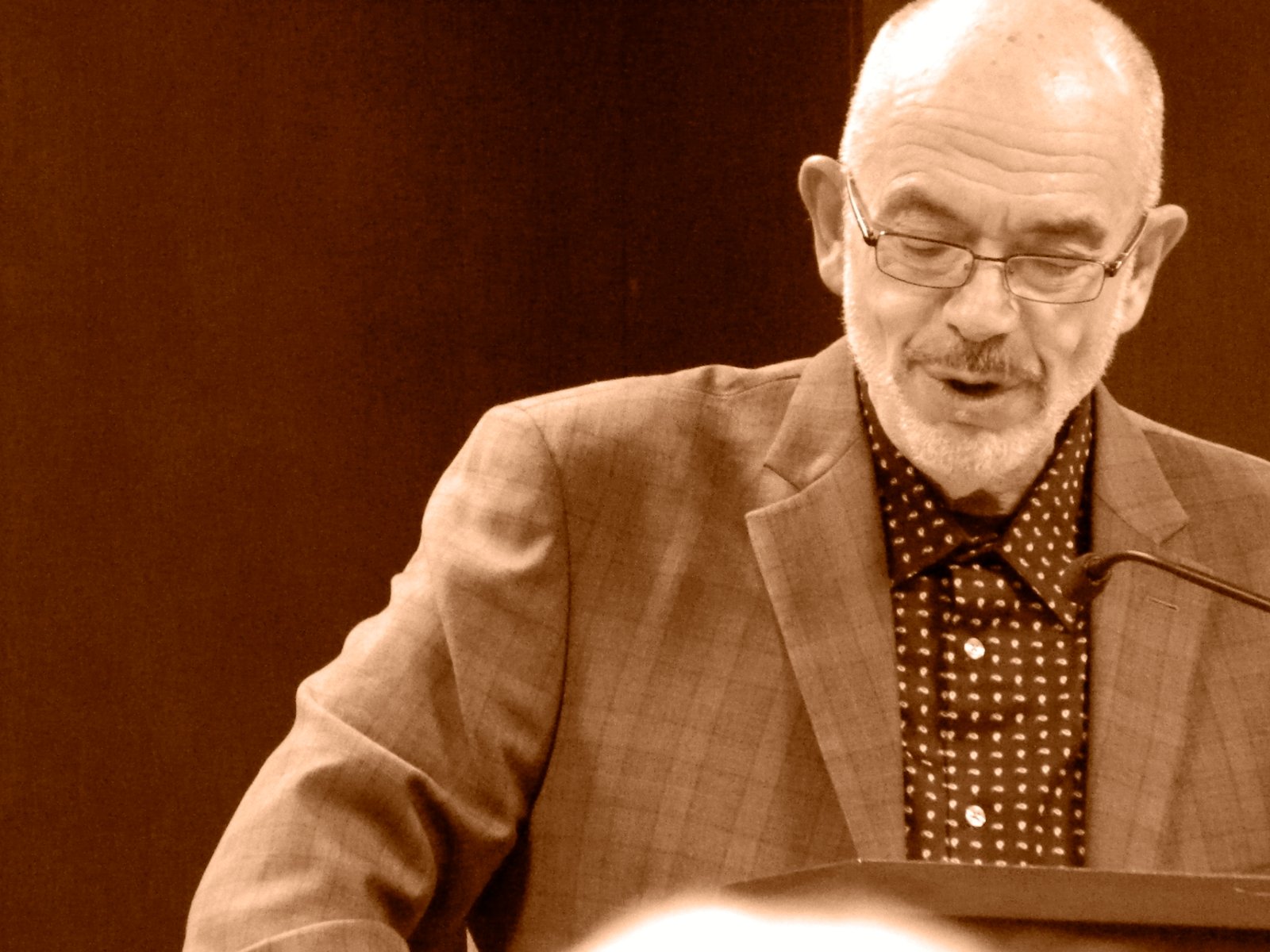 I Know This Much Is True by Wally Lamb (image credits: wikimedia)
