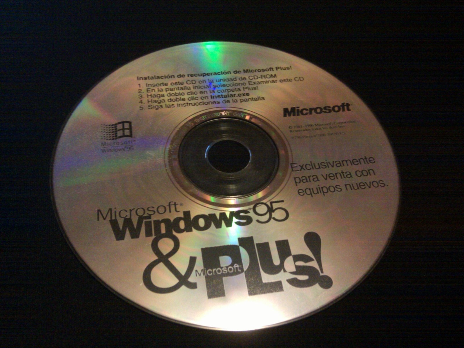 Windows 95/98 Desktop (image credits: wikimedia)