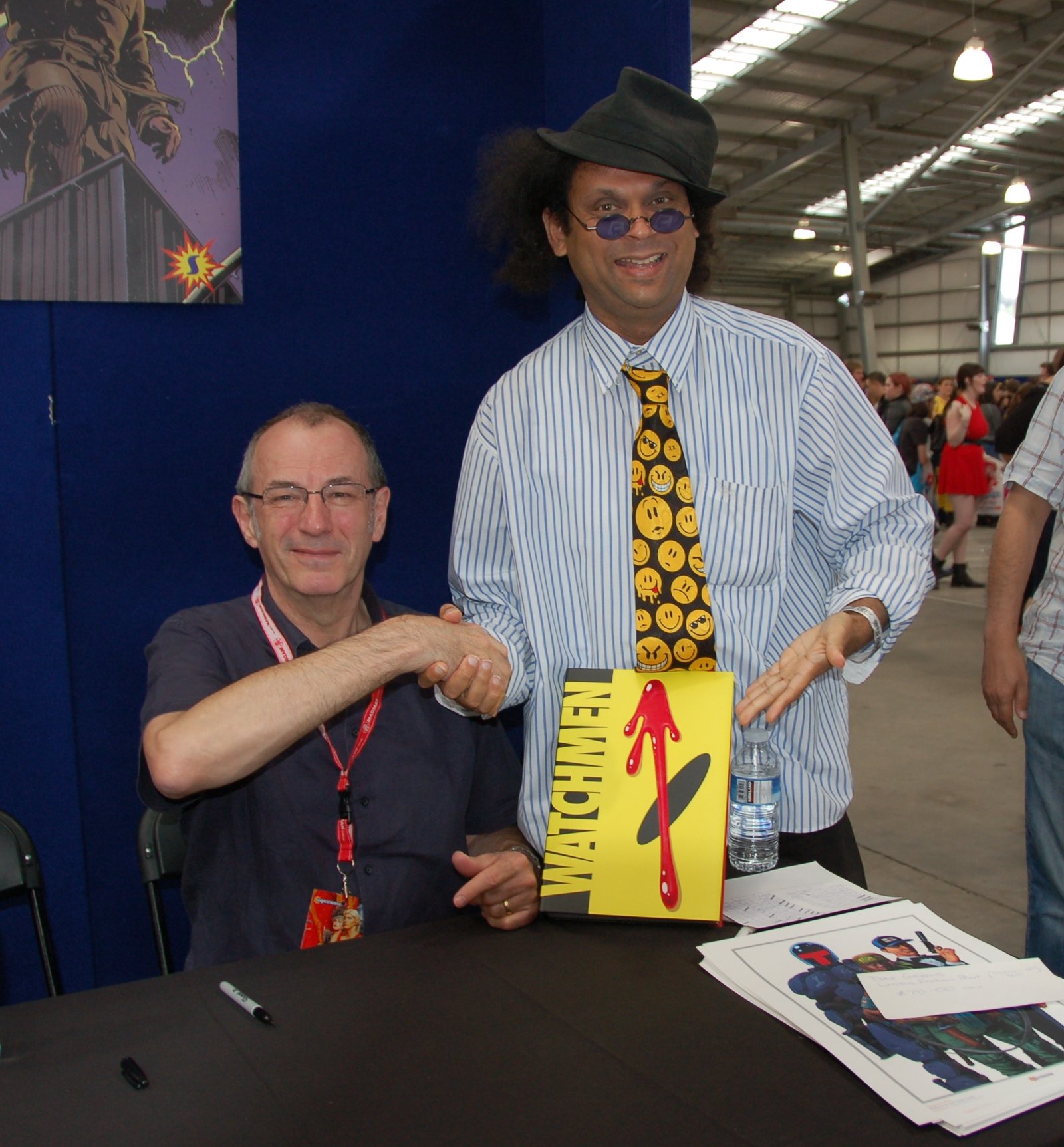 Watchmen (Alan Moore & Dave Gibbons): Standard Order vs. Interleaved Supplementals (image credits: wikimedia)