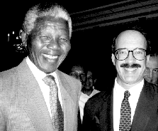 Nelson Mandela’s Release from Prison Announced (1990) (image credits: wikimedia)