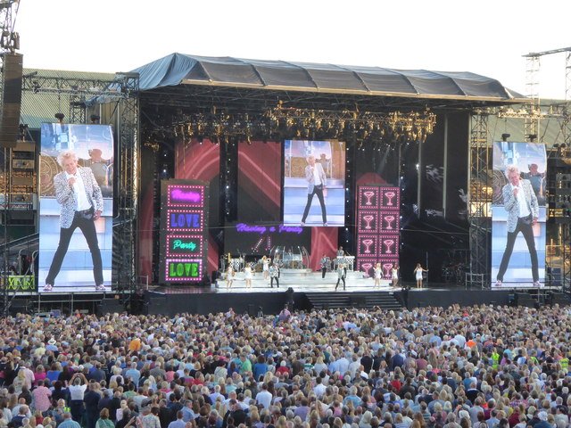 The Health Scare That Stunned the Music World (image credits: wikimedia)